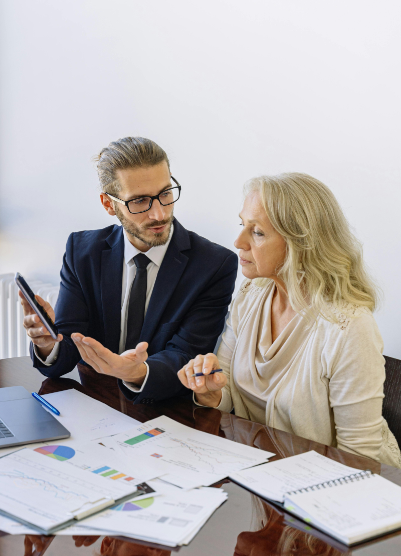 woman consulting for a SMSF loan in Brisbane